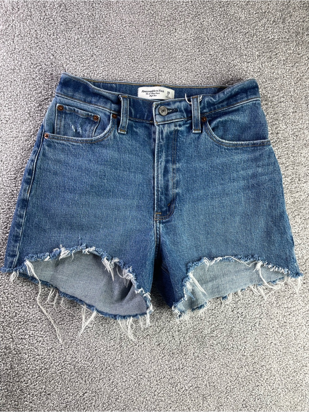 Abercrombie & Fitch Curve Love 4” Mom Shorts Women’s 26 Cut Off High Rise Denim